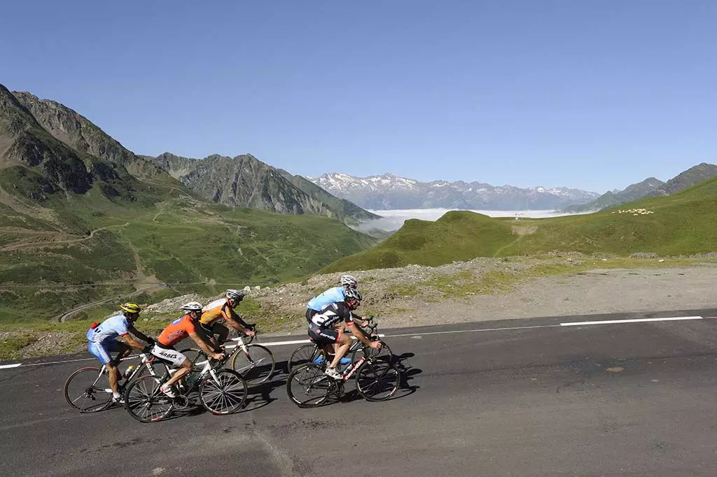 Cycling the Col du Tourmalet