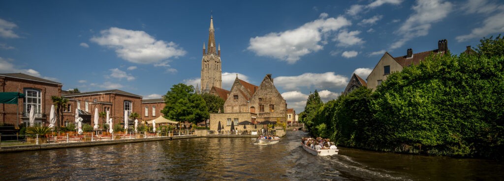 Visit Bruges in 2026 : Snorting Chocolate, Underground Beer, Medieval Madness