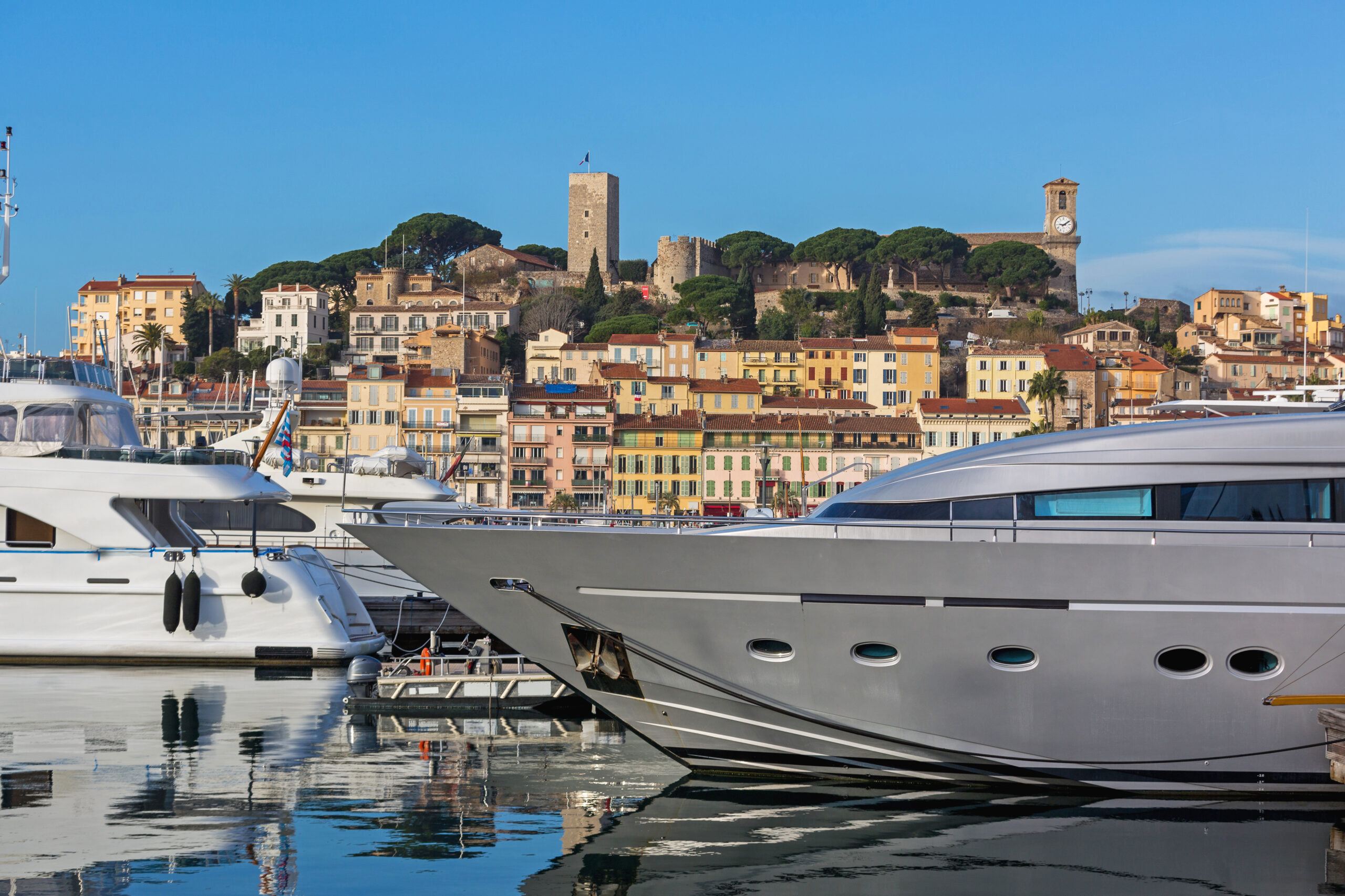 Where Dreams Set Sail : Your Bespoke Mediterranean Yacht Charter