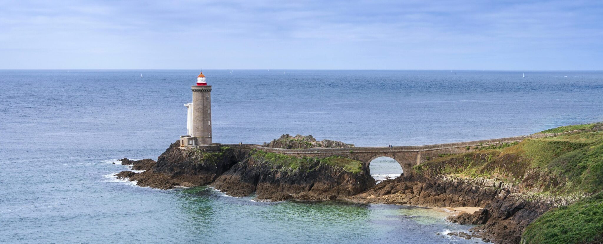A Brittany lighthouse on the rocks