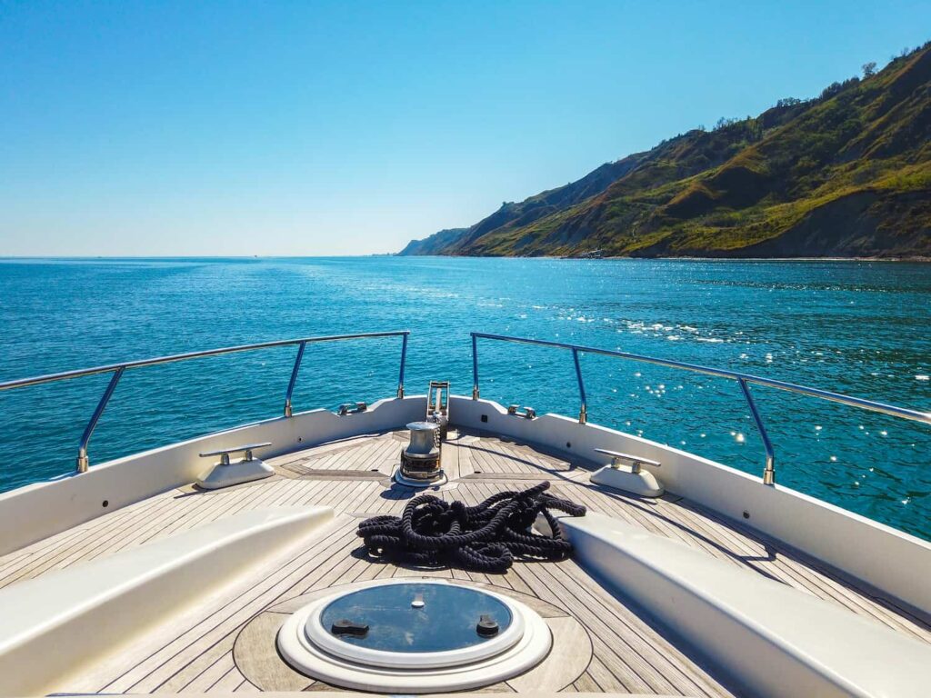 Where Dreams Set Sail : Your Bespoke Mediterranean Yacht Charter
