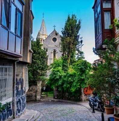 Istanbul Backstreets