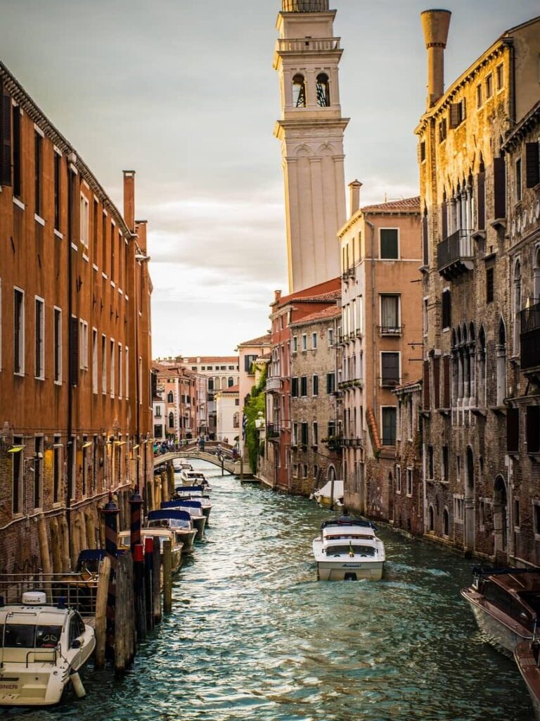 Venice Carnival 2026: Entering the City When It Becomes a Stage 3 Venice Carnival 2026: Entering the City When It Becomes a Stage